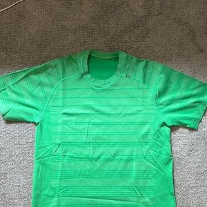 Lululemon Mens MVT shirt S